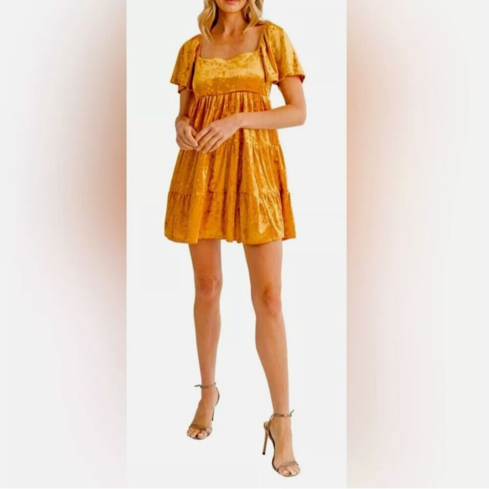 Women's Size S Flutter Sleeve Tiered Crushed Velvet Babydoll Mini Dress - Gold